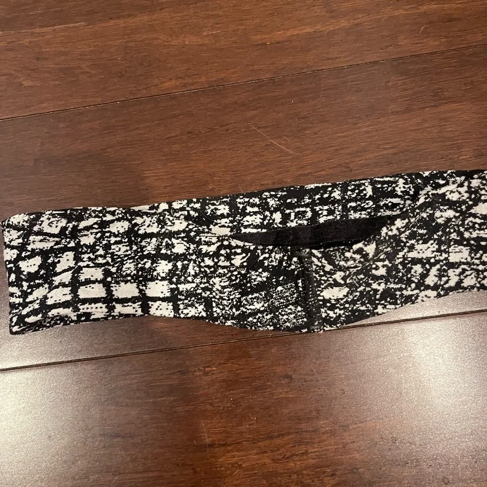 guc lululemon Black and White headband